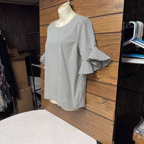 Calvin Klein gray and White Striped Blouse ruffled sleeves size medium - Picture 8 of 9